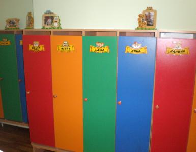Варианты наклеек на шкафчик для детского сада, критерии выбора Скачать цифры на кроватки в детском саду